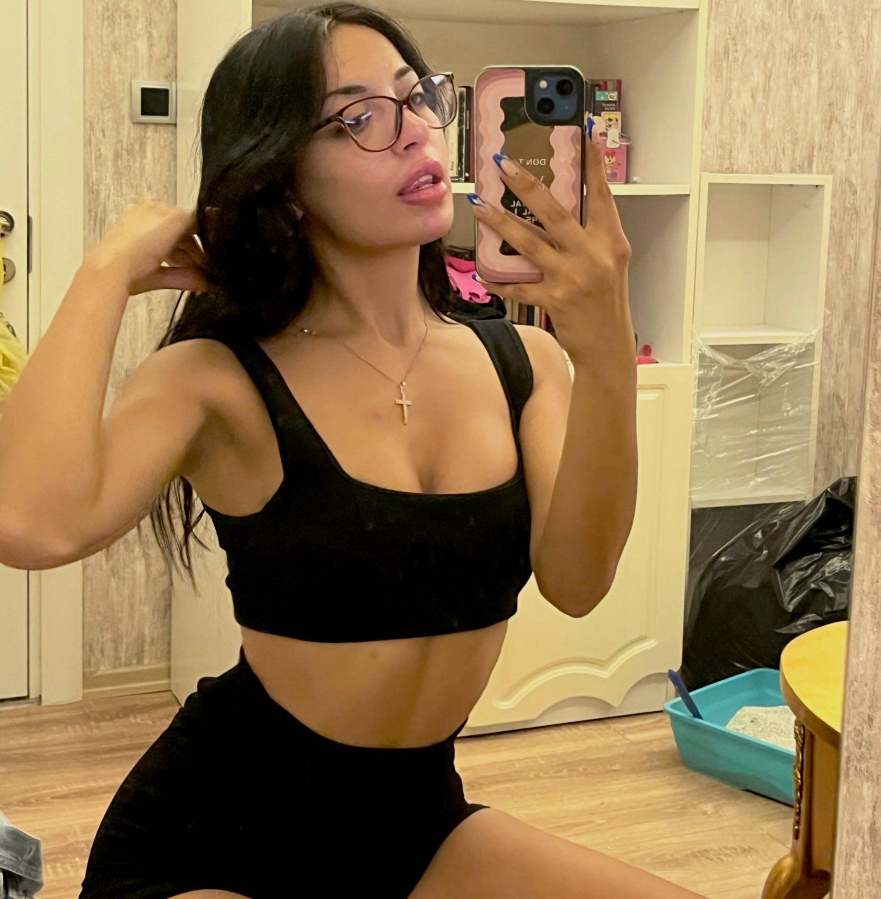 Avrupa Yakası Escort Bayan Selenle Romantizmin Zirvesi